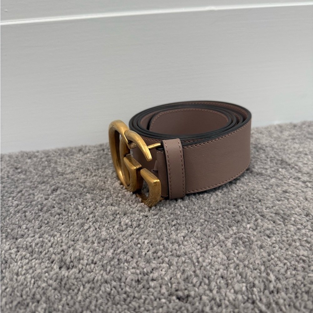 Gucci Mauve Belt with Gold GG Buckle - Picture 2 of 5